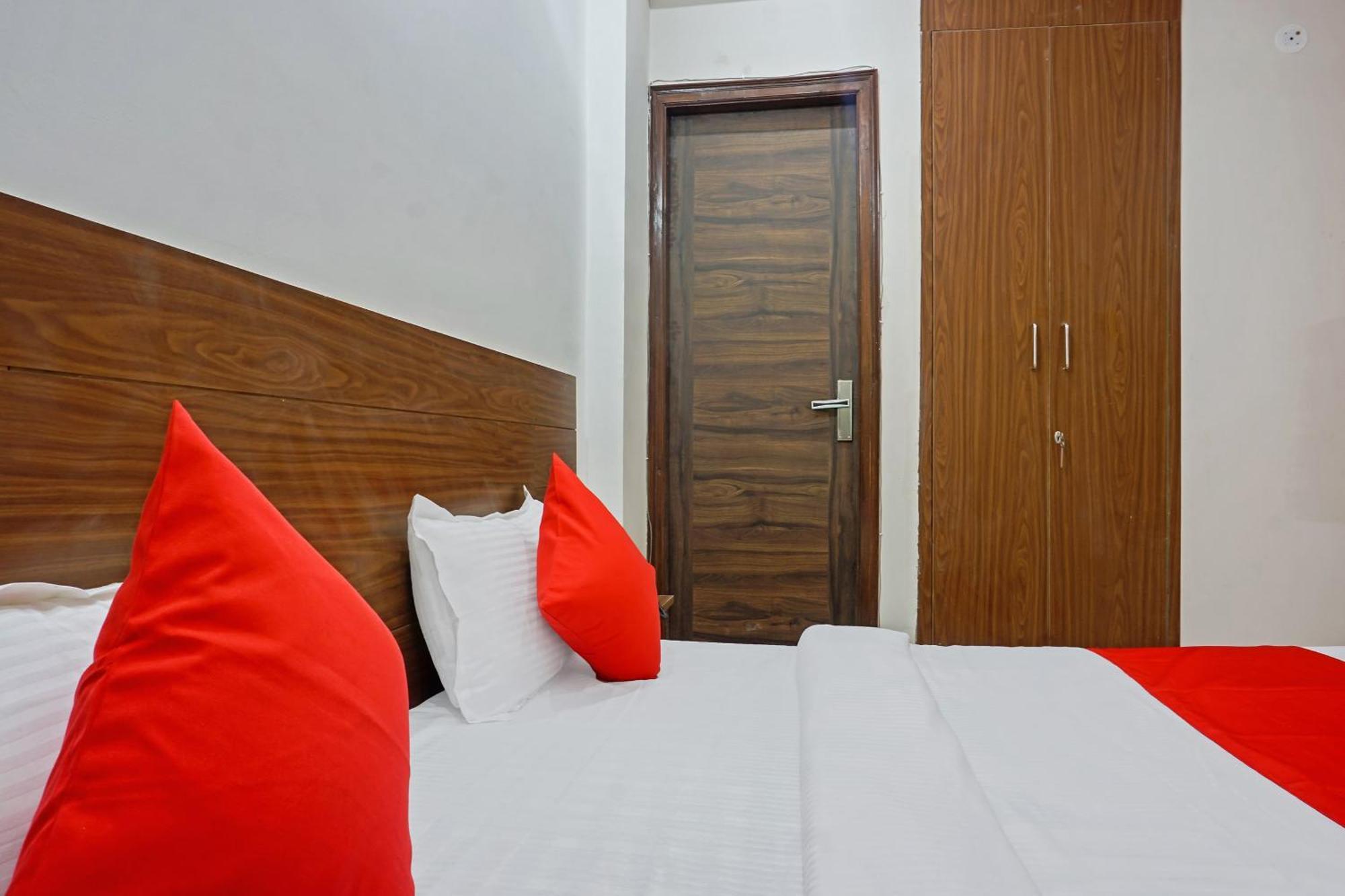 Hotel O Quadis Noida Exterior foto